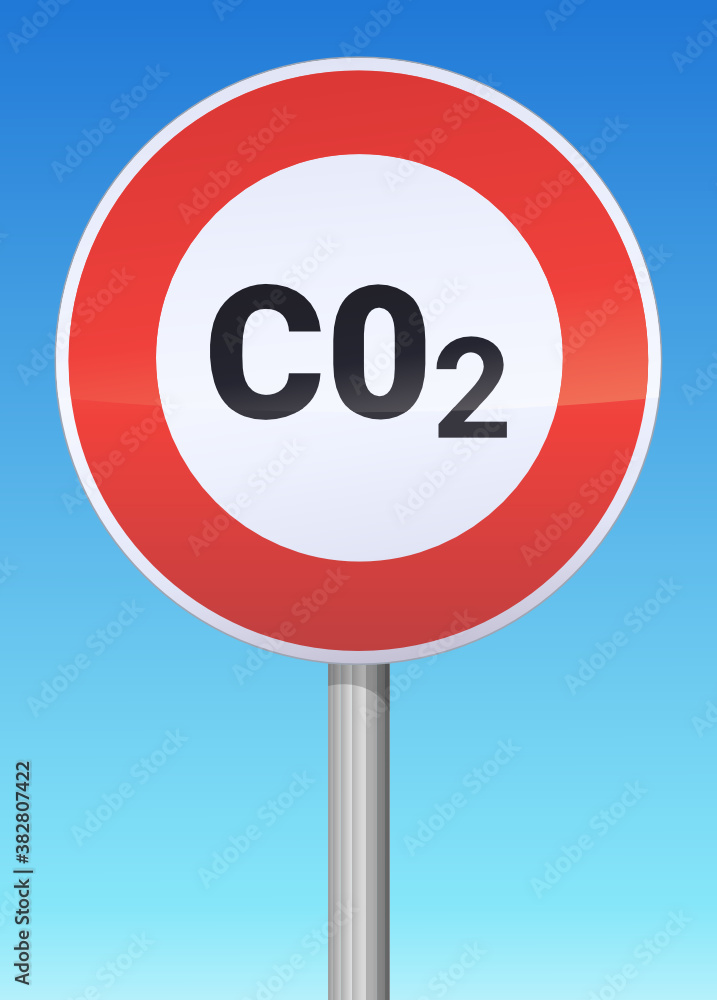 Panneau d'interdiction du CO2 et ciel bleu Panneau d'interdiction du CO2 et ciel bleu