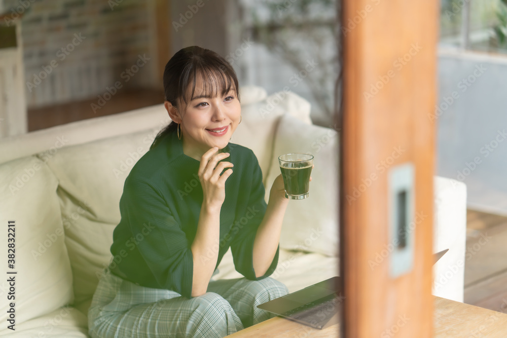 女性・カフェ 女性・カフェ