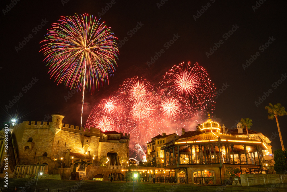 Photo Stock 和歌山市マリーナシティ ポルトヨーロッパの花火イベント スターライトイリュージョン Adobe Stock