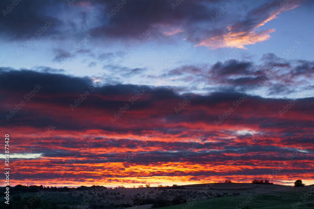 krajobraz wschód słońca niebo chmury natura wieś 
