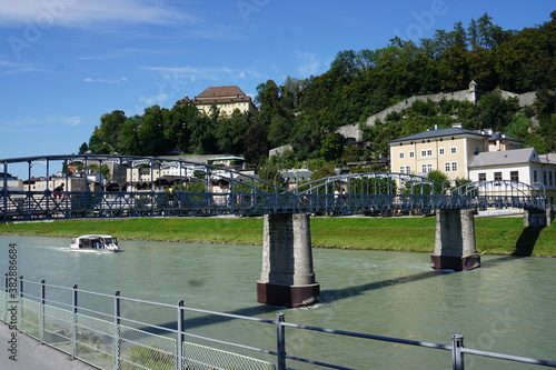 Mozartsteg Salzburg, Salzach, Kapuzinerkloster, Salzachschiff photo