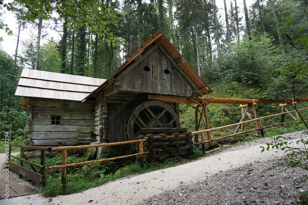 Almmühle im Salzburger Freilichtmuseum, Mühle im Tall Almmühle im Salzburger Freilichtmuseum, Mühle im Tall