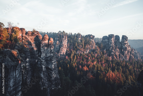 Das Elbsandsteingebirge ist ein vorwiegend aus Sandstein aufgebautes Mittelgebirge am Oberlauf der Elbe in Sachsen und Nordböhmen. photo