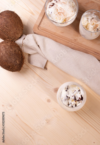 vanilla and chocolate ice cream desert