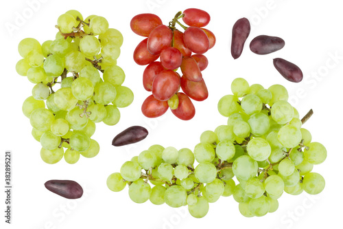 Fototapeta grapes isolated on white background