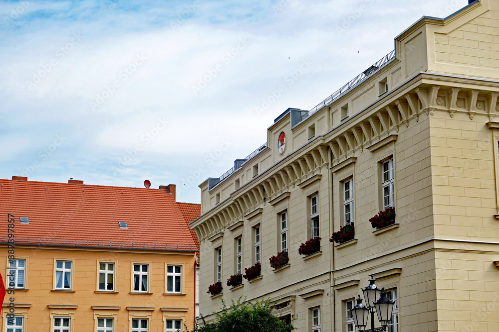 Fototapeta premium Havelberg in Sachsen-Anhalt Rathaus Fassaden am Marktplatz