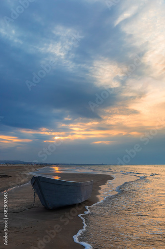 Fishing boat on the coast o...