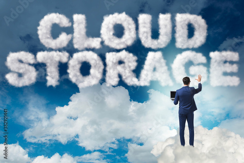 Cloud computing storage in IT concept © Elnur