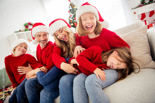 Foto Full family eve time event