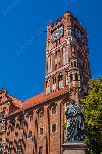 Vertical shot of Nicolaus Copernicus Statue in Torun, Poland