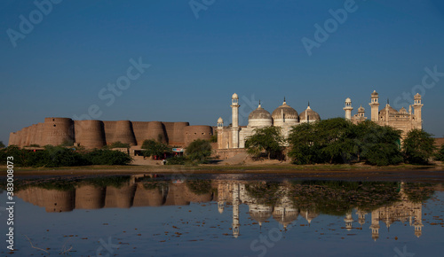 derawar fort and abbasi masjid in rohi desert of cholistan ,bahawalpur, punjab , pakistan photo