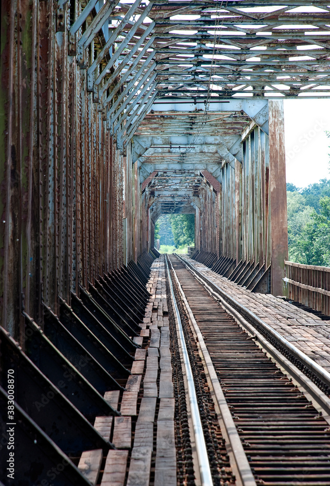 Old railway bridge – active. Bridge in the village of Czernica near Wroclaw. The bridge was rebuilt in 1935, rebuilt from war damage in 1959. The bridge is 430 meters long. Old railway bridge – active. Bridge in the village of Czernica near Wroclaw. The bridge was rebuilt in 1935, rebuilt from war damage in 1959. The bridge is 430 meters long.