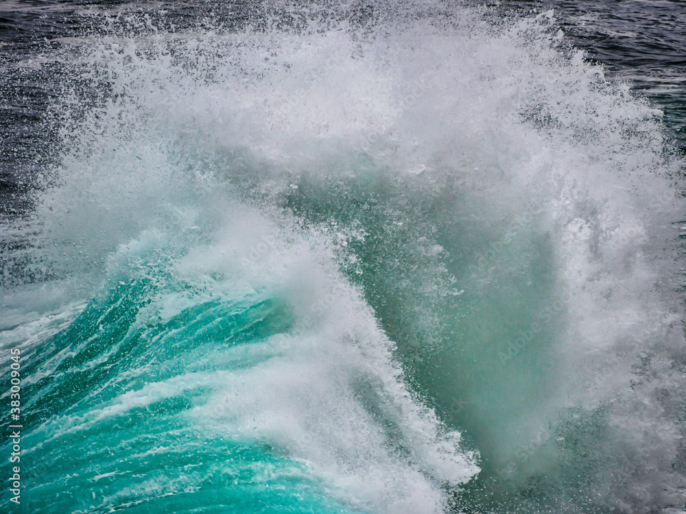 Wave explosion
