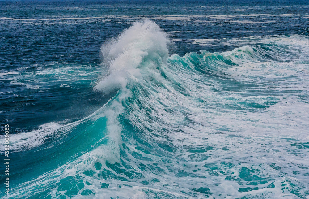 Splashing waves
