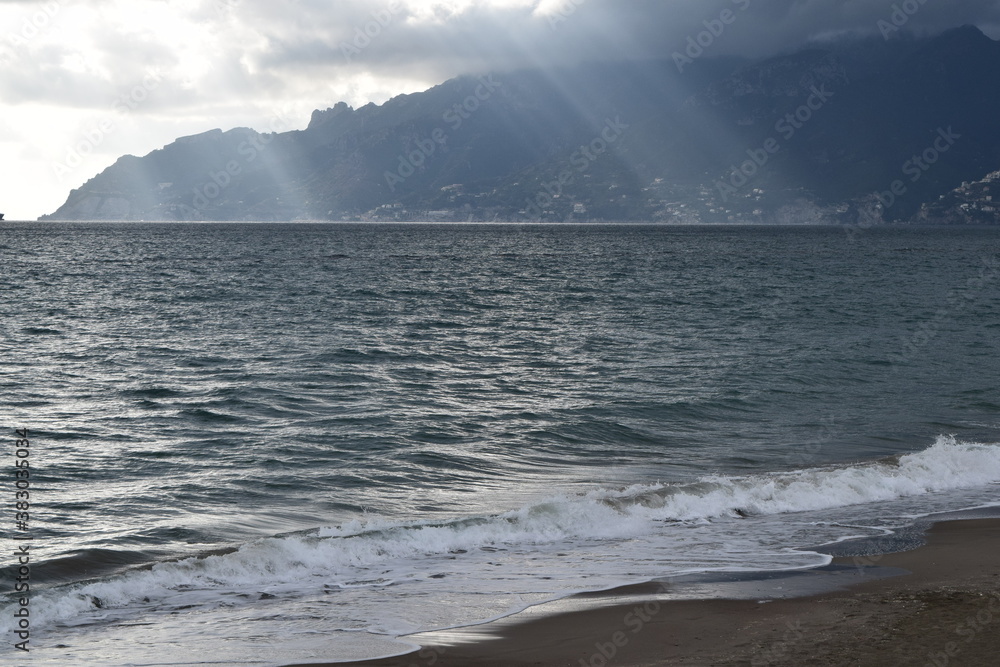 paesaggio di mare con nuvole paesaggio di mare con nuvole