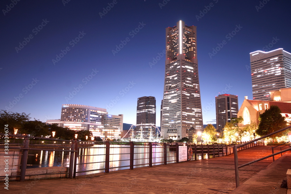 Naklejka premium 横浜みなとみらいの夜景