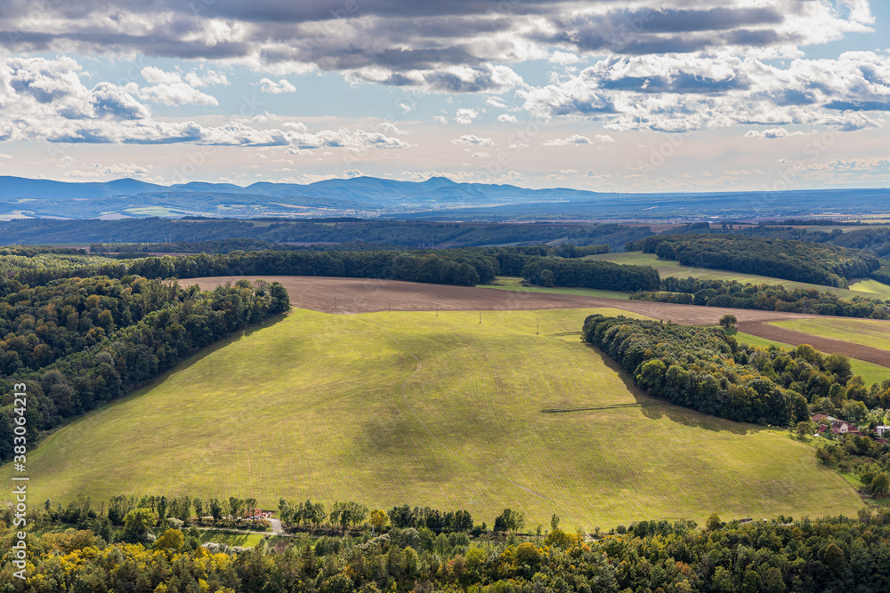 Obraz premium Autumn landscape around the castle Branc