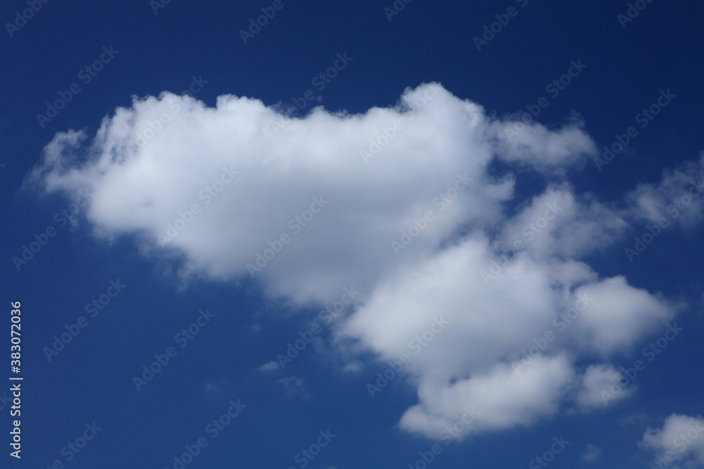 Fototapeta premium 青空と雲