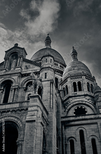 Beautiful architecture in Paris