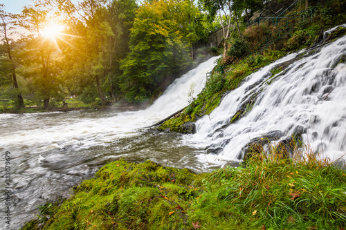 Fotografia Long exposure of stunning and popular waterfalls in Coo,  Ardennes, Belgium