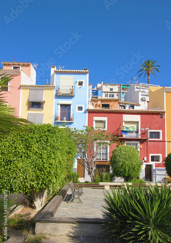 Casas de colores en Villajoyosa, España © Bentor