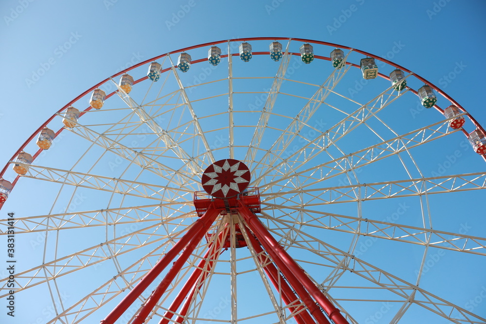 Fototapeta premium ferris wheel against sky