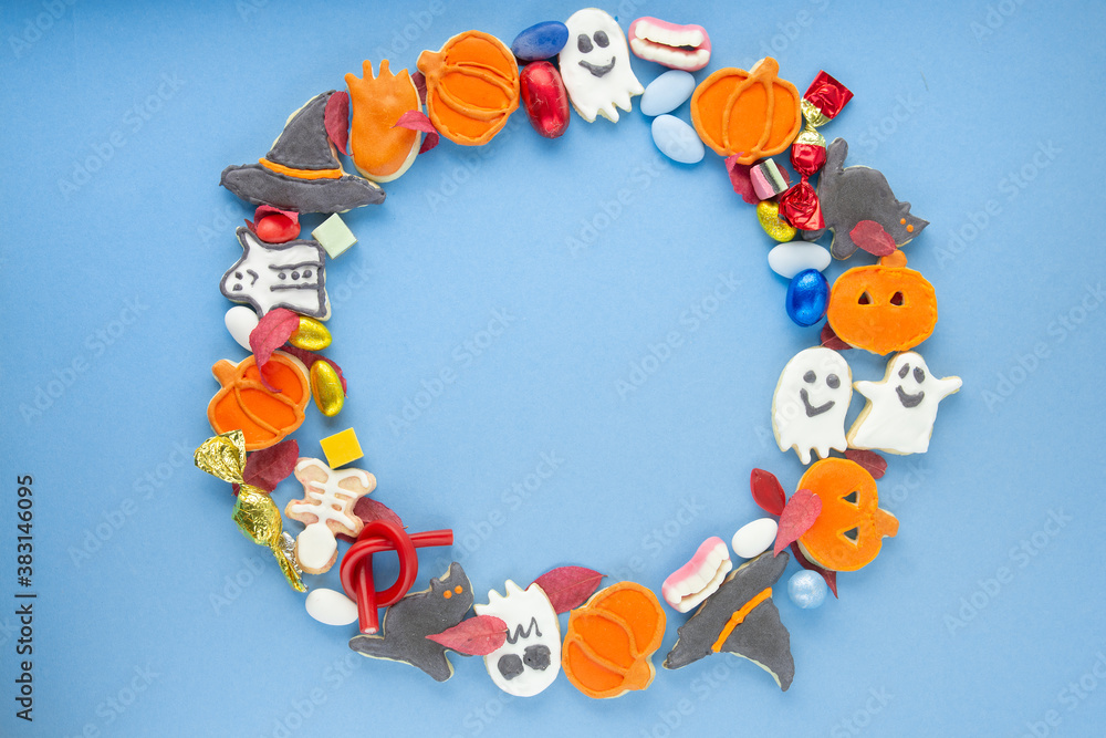 Obraz premium Halloween Jack o Lantern cookies, pumpkin, ghost, black cat, witch hat. Trick or Treat background