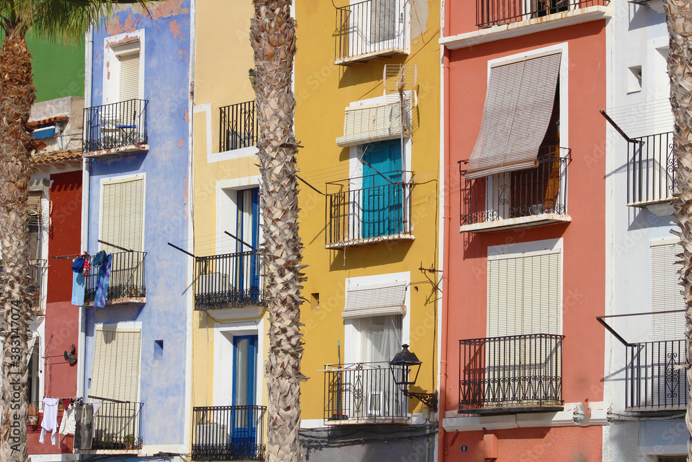 Naklejka premium Casas de colores en Villajoyosa, España