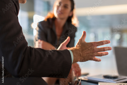 Φωτογραφία Businessman gesturing in meeting