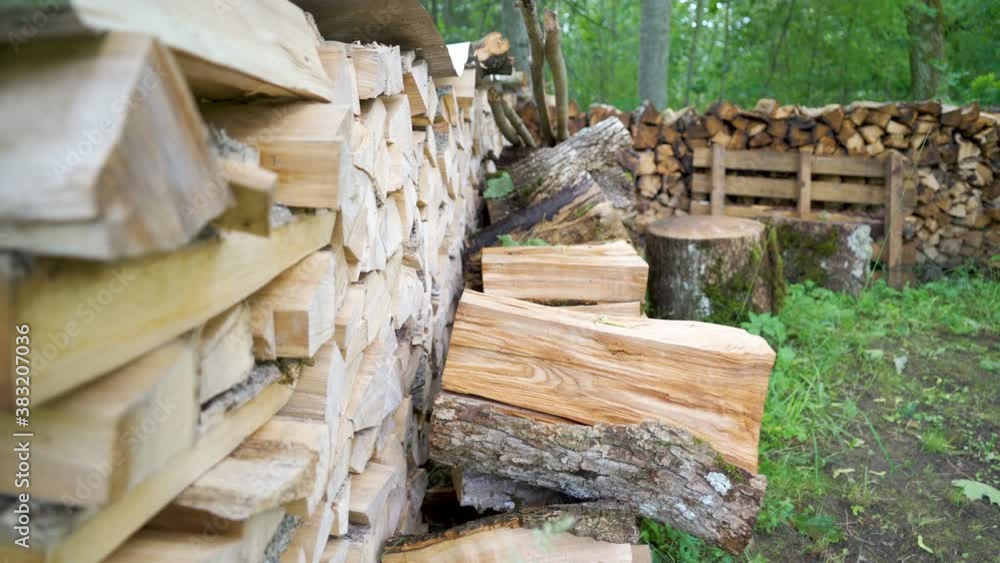 32412_The_pile_of_woods_stack_outside_the_backyard.mov 32412_The_pile_of_woods_stack_outside_the_backyard.mov