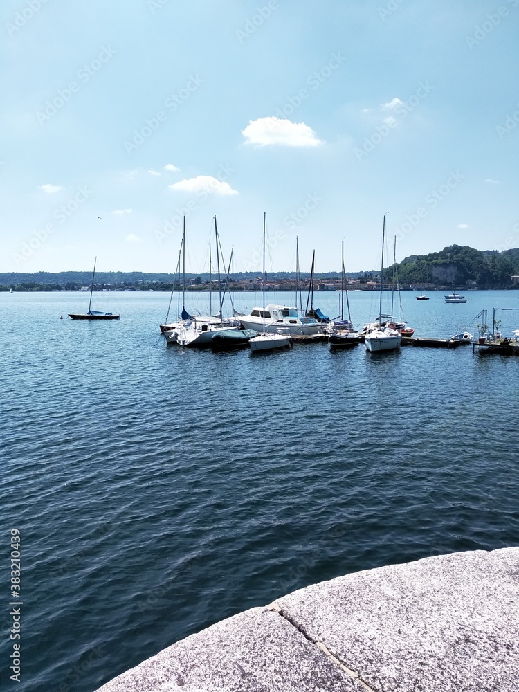 Obraz premium boats in the harbor