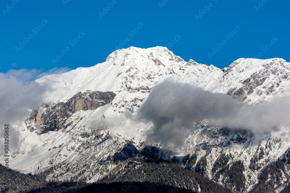 Obraz premium Snow-covered mountains in Tyrol