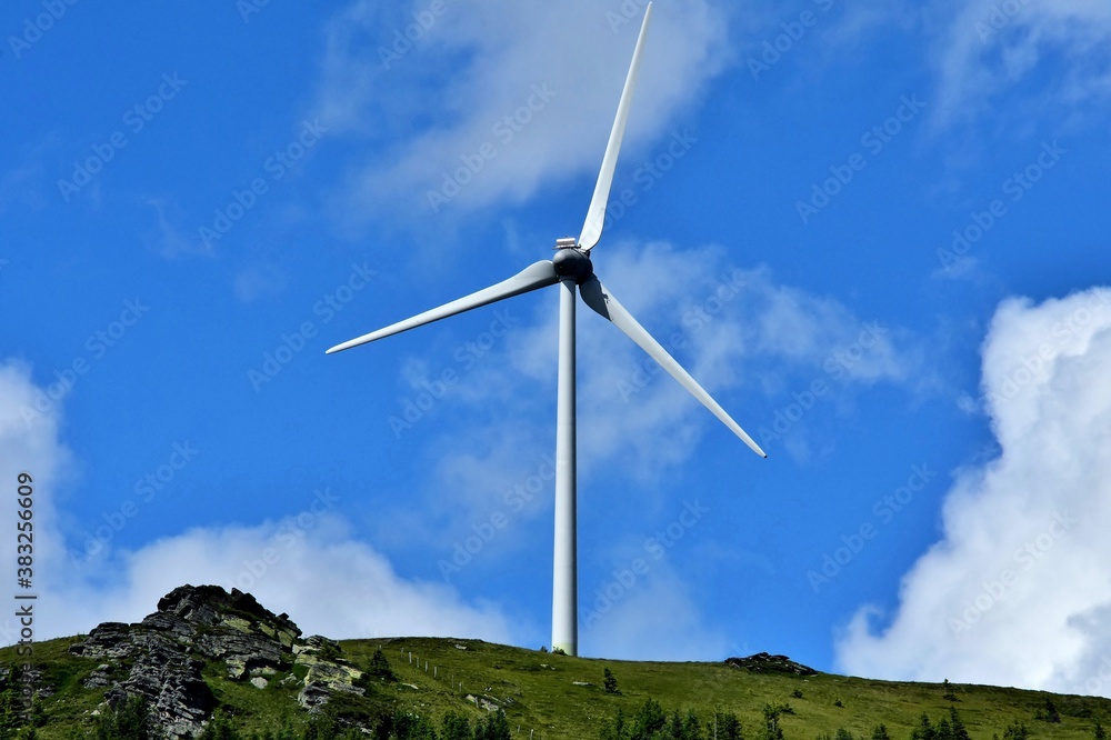 Ein Windrad auf der Weinebene in der Weststeiermark Ein Windrad auf der Weinebene in der Weststeiermark
