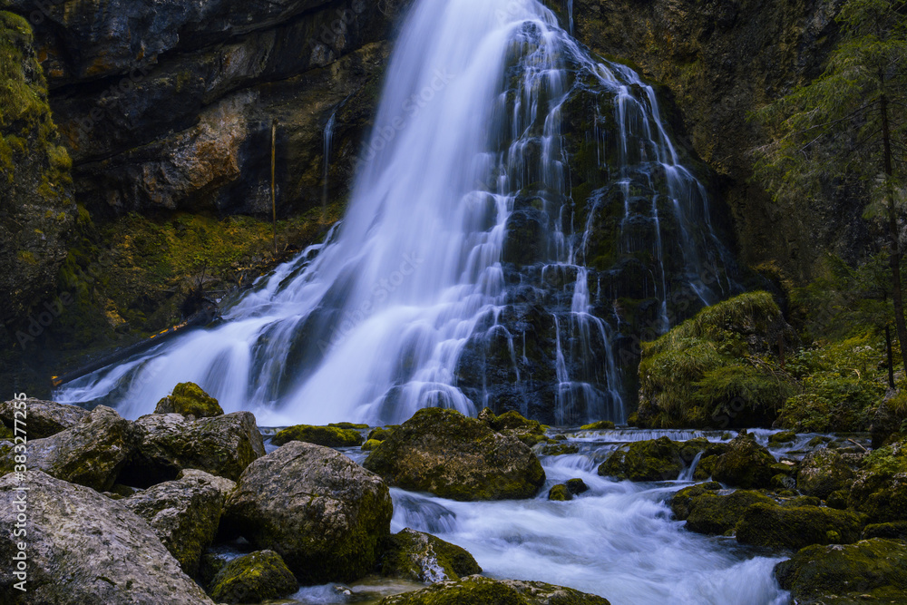 Obraz premium Bollinger Wasserfälle, Österreich, fließendes Wasser