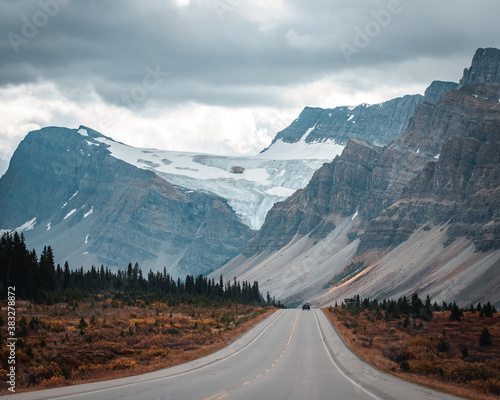 The Icefields Parkway highway in autumn