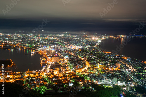 函館山から見る函館市街の夜景 © jyapa