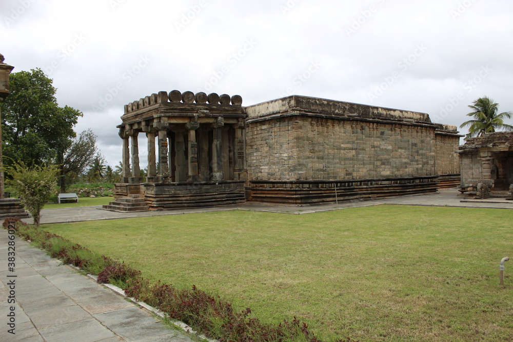 Fototapeta premium ancient temple in archaeological site country