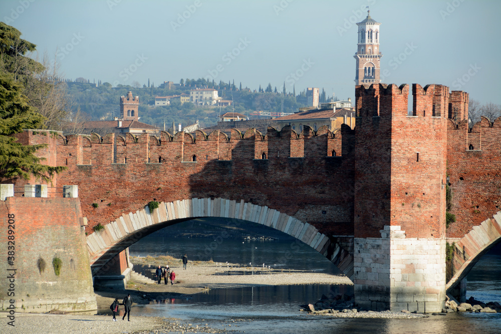 Verona is one of the most romantic cities in Italy. The walls of the Castelvecchio museum are wonderful. In the past it was a castle built by the Gonzaga family that dominated Verona
