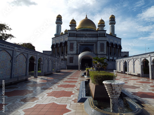 Bandar Seri Begawan, Brunei, January 26, 2017: Walk with fountains next to Jame Asr Hassanil Bolkiah Mosque in Brunei photo