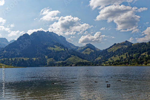 lac noir en Suisse © Olympixel