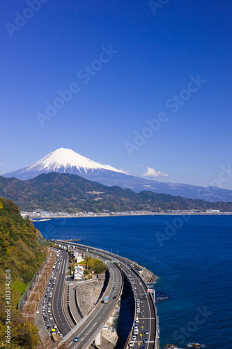 富士山と高速道路