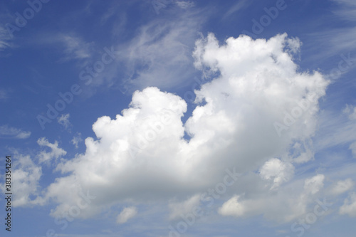 青空と雲 © Paylessimages