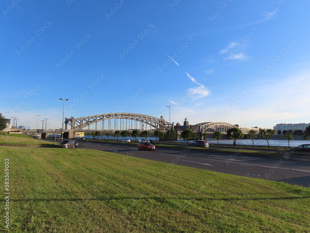 Obraz premium Bridge over the river Neva