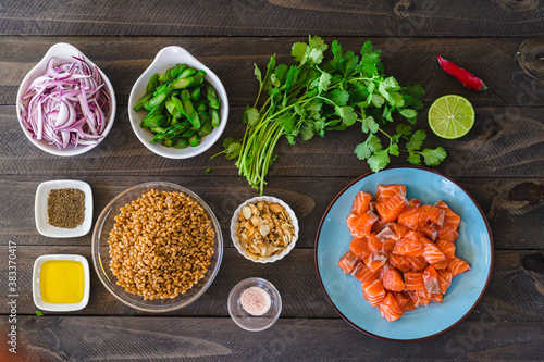 Food knolling (mise en place) barley salad