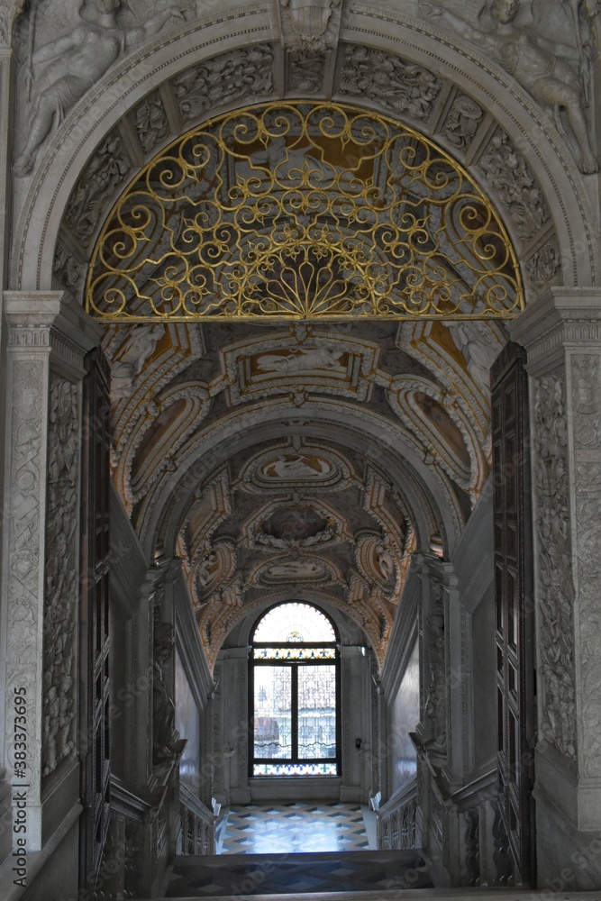 Fototapeta premium Venezia panorama piazza San Marco, ponte dei sospiri basilica di san marco gondolescala d'oro palazzo ducale leone di san marco, cavalli di san marcoorologi campana canal grande