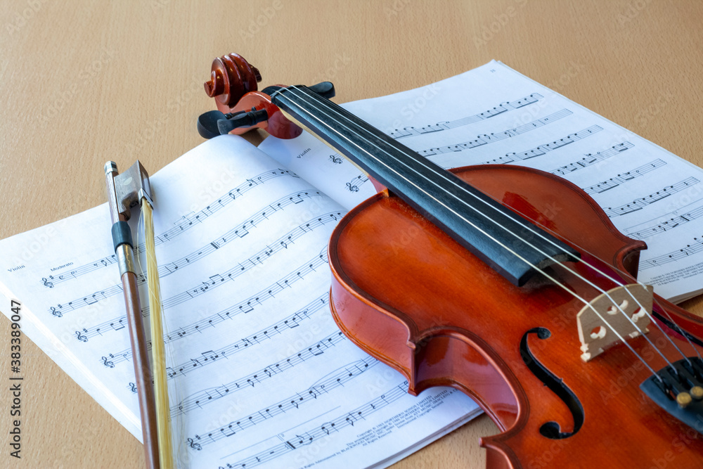 Fototapeta premium violin and sheet