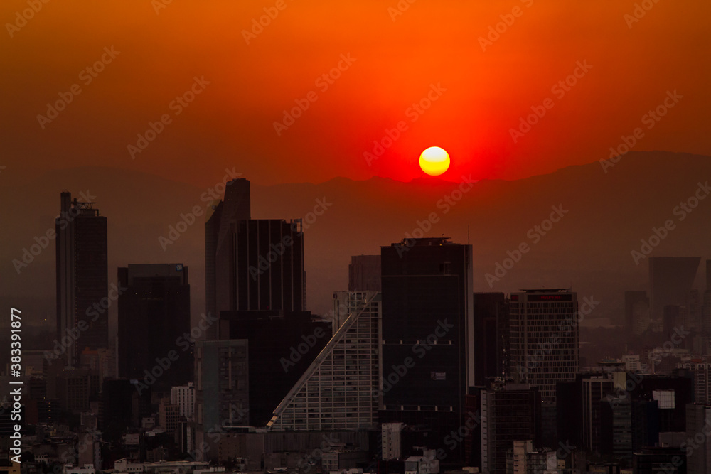 Fototapeta premium Atardecer en la Ciudad de Mexico