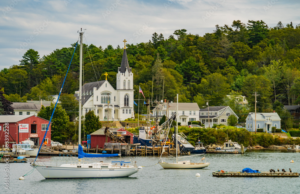 Obraz premium Boothbay Harbor, a Maine coastal village 
