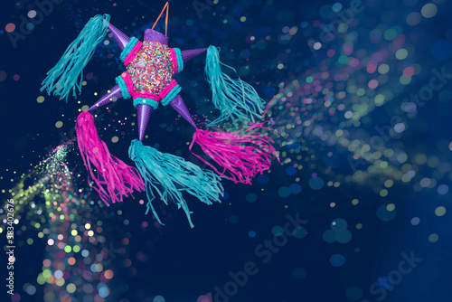Colores vibrantes: La piñata mexicana ilumina las fiestas photo