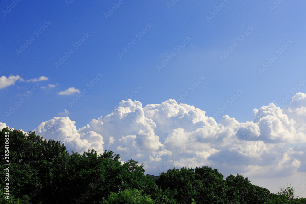 Obraz premium 山と雲